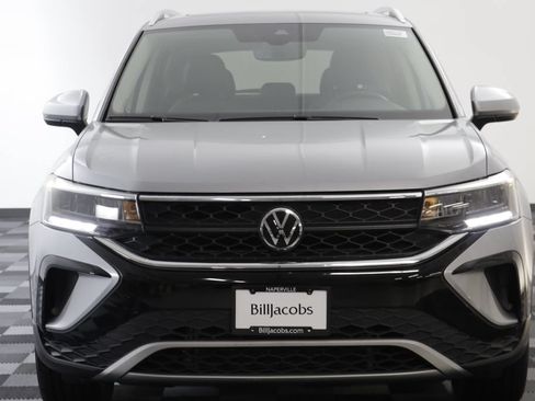 Used 2023 Volkswagen Taos SE w/ Panoramic Sunroof Package AWD/4WD image 21