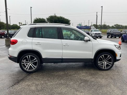Used 2017 Volkswagen Tiguan SEL FWD image 4