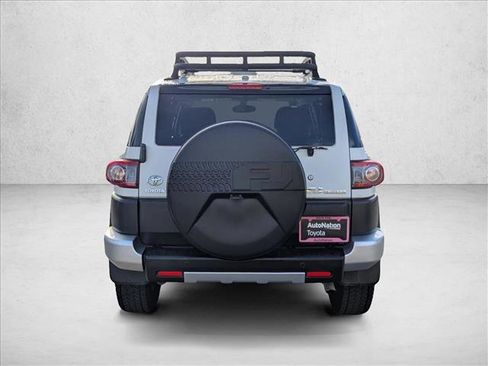 Used 2014 Toyota FJ Cruiser 4WD image 6