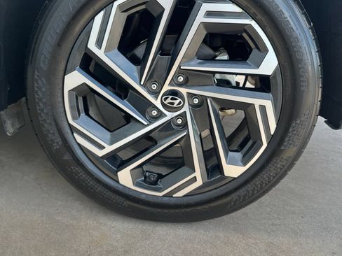 Used 2025 Hyundai Tucson Limited FWD image 25