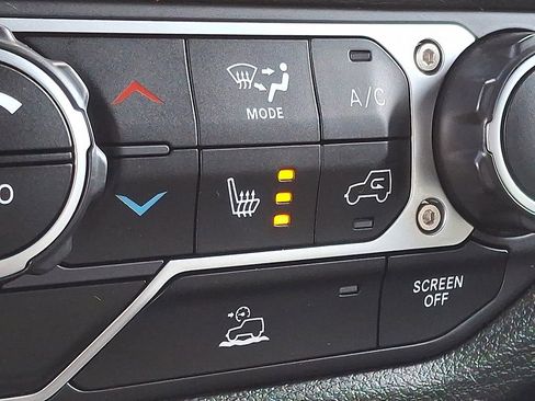 Used 2024 Jeep Wrangler Unlimited image 24