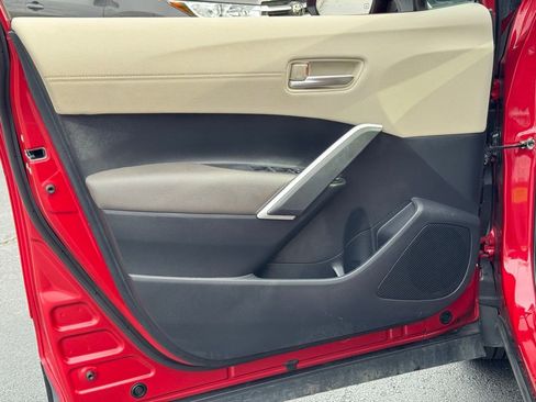 Certified 2024 Toyota Corolla Cross XLE image 25