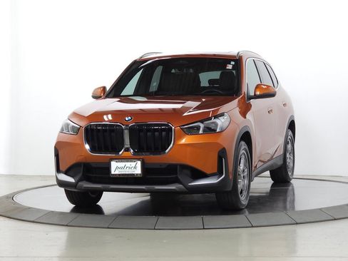 Used 2023 BMW X1 xDrive28i w/ Premium Package AWD/4WD image 3