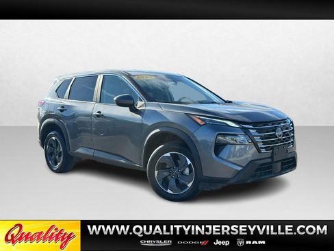Used 2025 Nissan Rogue SV image 1