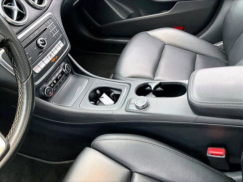 Used 2018 Mercedes-Benz CLA 250 CLA 250 image 12