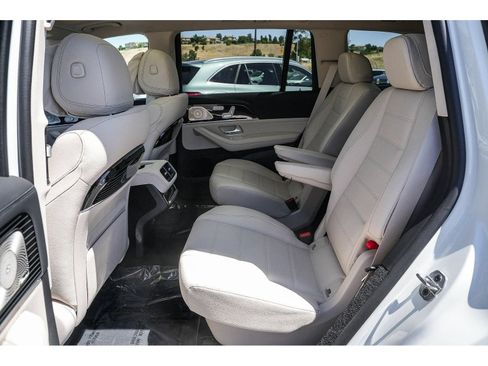 New 2026 Mercedes-Benz GLS 580 4MATIC image 19