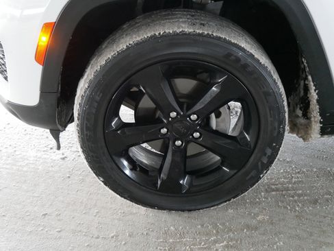 Used 2022 Jeep Grand Cherokee Altitude image 15