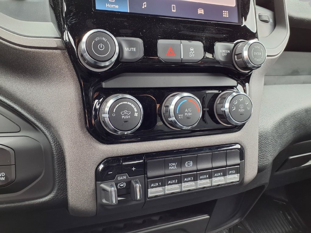 New 2026 RAM 5500 Tradesman AWD/4WD image 9