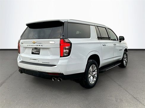 Used 2023 Chevrolet Suburban Premier image 7