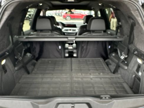 Used 2021 BMW X7 xDrive40i w/ M Sport Package AWD/4WD image 12