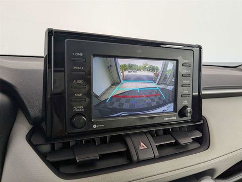 Certified 2022 Toyota RAV4 XLE w/ Convenience Package FWD image 19