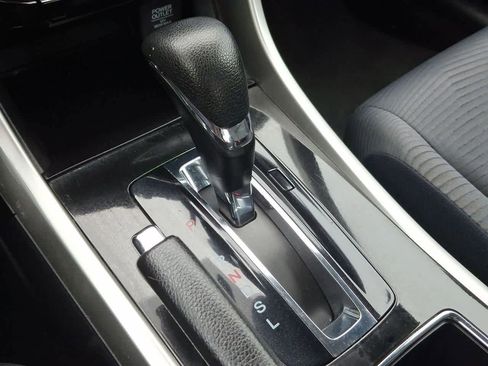 Used 2016 Honda Accord LX image 18