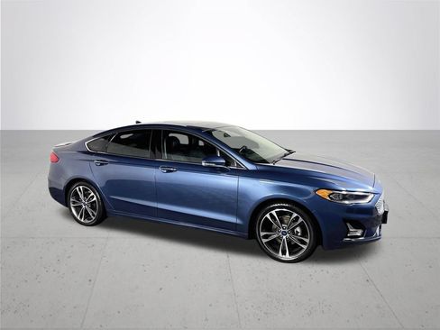 Used 2019 Ford Fusion Titanium FWD image 4