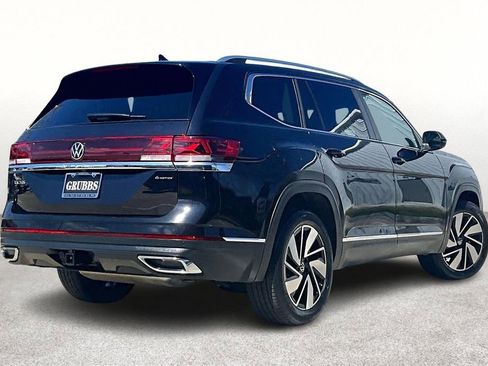 Used 2025 Volkswagen Atlas SEL image 2