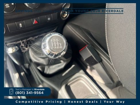 Used 2017 Jeep Wrangler Rubicon w/ Power Convenience Group image 26