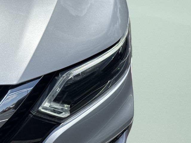 Certified 2021 Nissan Rogue Sport SL w/ Premium Package FWD image 17