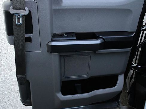 Used 2015 Ford F150 XLT image 21