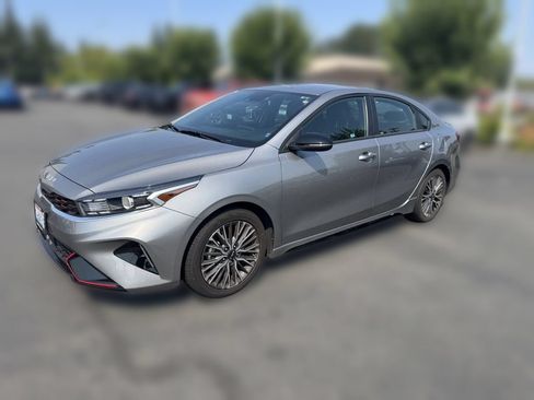 Used 2023 Kia Forte GT-Line w/ GT-Line Technology Package FWD image 4