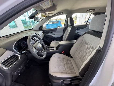 Used 2022 Chevrolet Equinox LS image 12