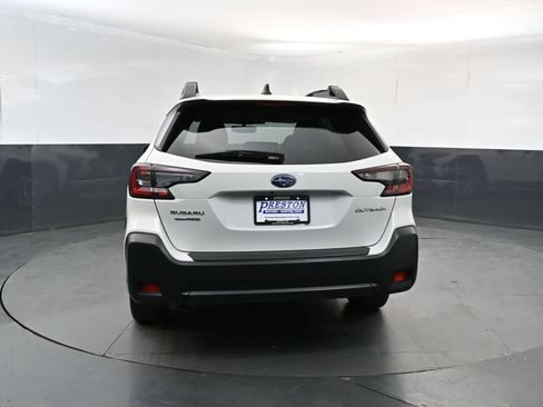 Used 2023 Subaru Outback Premium AWD/4WD image 4
