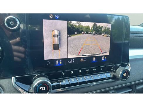 Used 2025 Chevrolet Colorado LT w/ LT Convenience Package AWD/4WD image 17