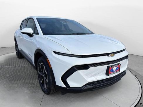 New 2026 Chevrolet Equinox EV LT image 3