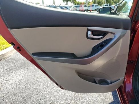 Used 2016 Hyundai Elantra Limited w/ Option Group 04 image 9