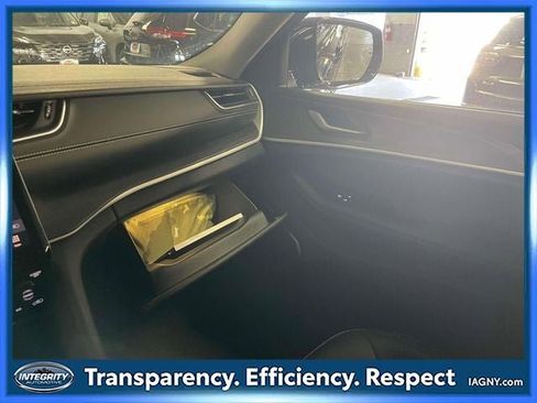 Used 2023 Jeep Grand Cherokee L Limited AWD/4WD image 35