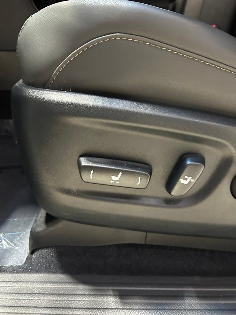 Used 2023 Lexus GX 460 Premium w/ Premium Package AWD/4WD image 14