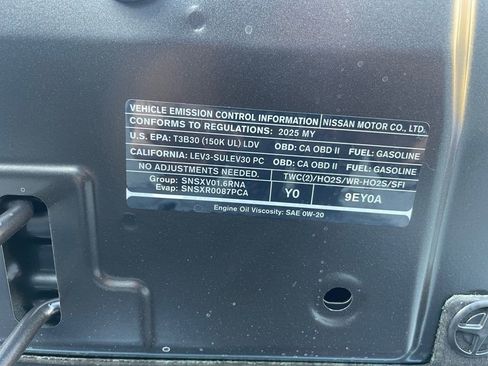 New 2025 Nissan Versa SR w/ Trunk Package image 32