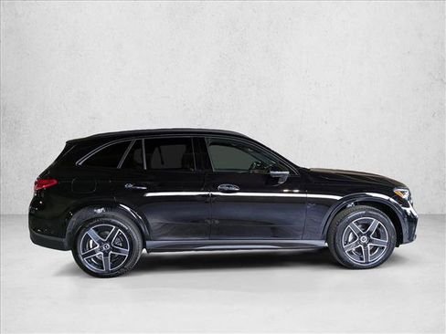 Certified 2025 Mercedes-Benz GLC 300 image 7