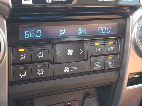 Used 2022 Toyota 4Runner Limited AWD/4WD image 16