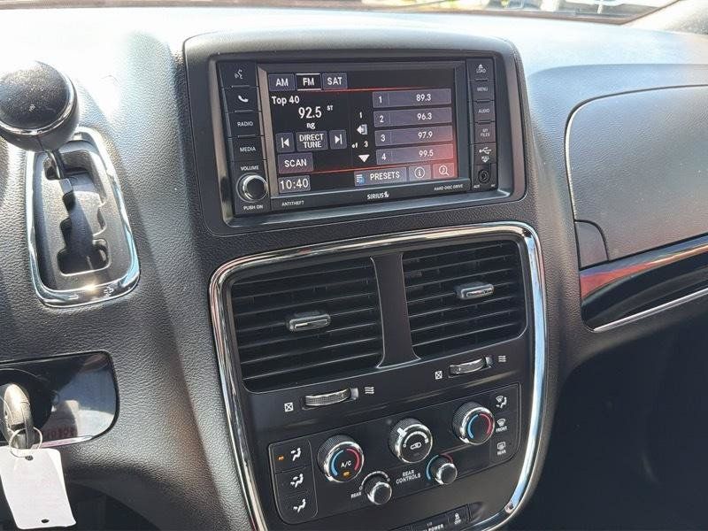 Used 2020 Dodge Grand Caravan SE FWD image 19