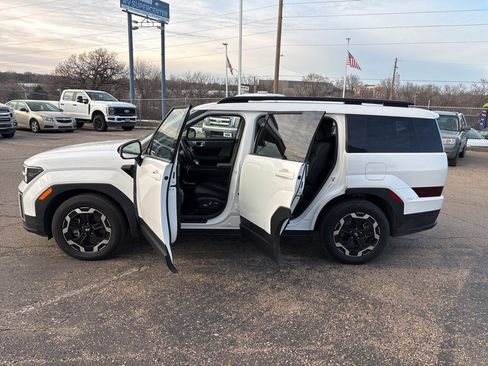 Used 2024 Hyundai Santa Fe SEL image 4