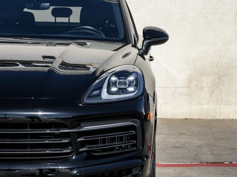 Used 2020 Porsche Cayenne S image 45