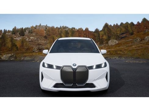 New 2026 BMW iX xDrive45 image 3