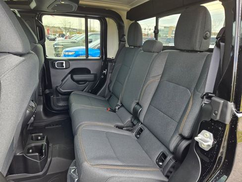 New 2026 Jeep Gladiator Sport AWD/4WD image 26