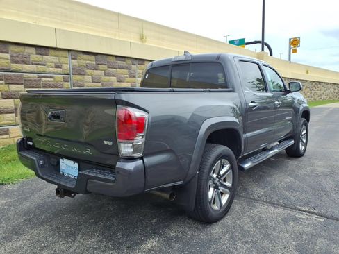 Used 2016 Toyota Tacoma Limited w/ Towing Package AWD/4WD image 10