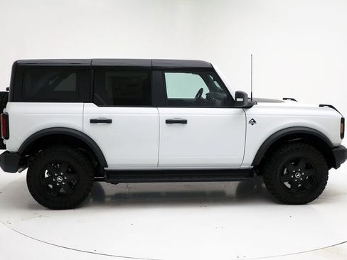 New 2025 Ford Bronco Outer Banks image 2