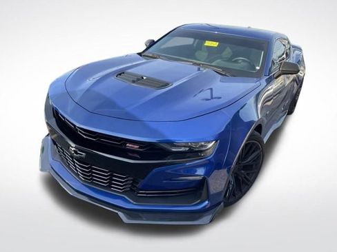 Used 2019 Chevrolet Camaro SS image 3
