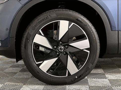 New 2026 Volvo EX40 Plus w/ Climate Package image 9