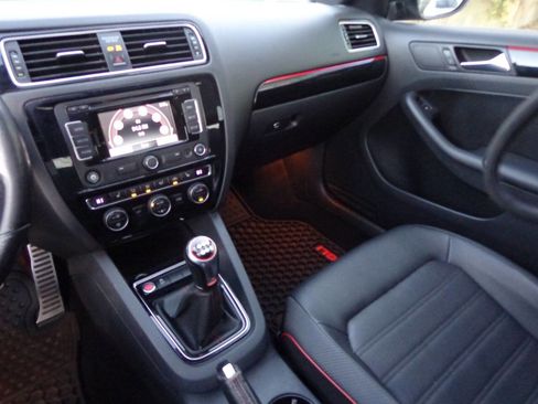 Used 2015 Volkswagen Jetta GLI SEL image 22