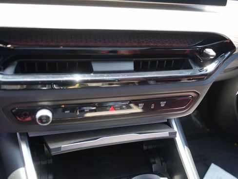 Used 2025 BMW 330i Sedan w/ Convenience Package RWD image 21