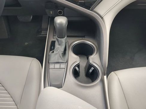 Used 2024 Toyota Camry SE w/ Convenience Package FWD image 19