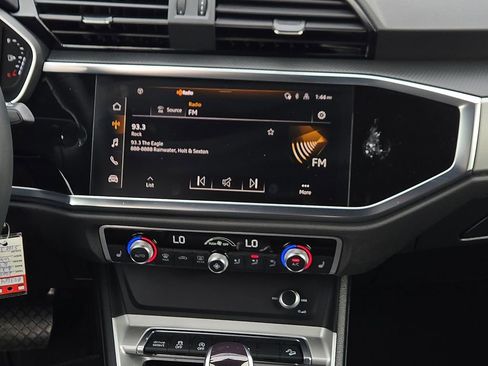 Used 2025 Audi Q3 2.0T Premium image 12