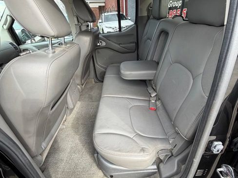 Used 2013 Nissan Frontier SL image 22