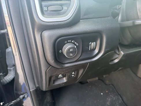 Used 2022 RAM 1500 Big Horn w/ Night Edition RWD image 15