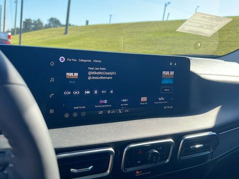 New 2026 Nissan Sentra SV w/ SV Convenience Package FWD image 24