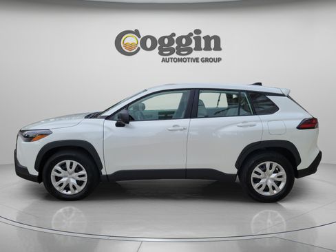 Used 2026 Toyota Corolla Cross L FWD image 2
