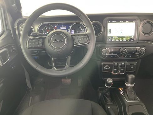 Used 2023 Jeep Wrangler Unlimited w/ Sun & Screen Package image 7